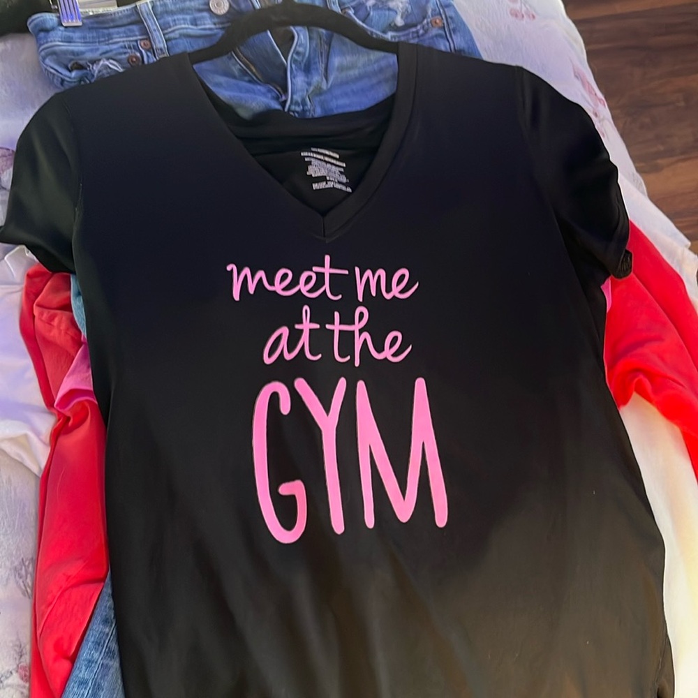 Semi fitted t shirt
